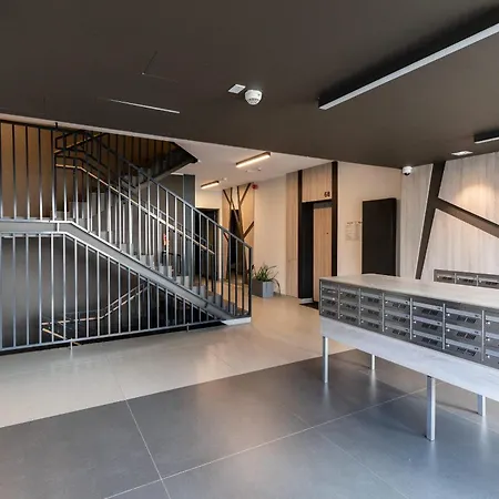 Starowiejska With Balcony Next To Arena Stadium By Renters アパート *