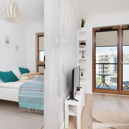 Starowiejska With Balcony Next To Arena Stadium By Renters Apartamento