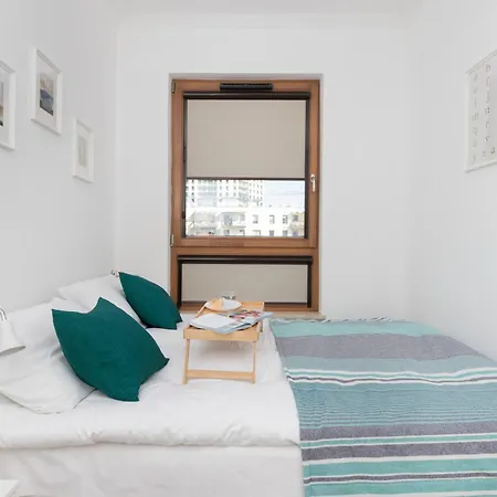 Starowiejska With Balcony Next To Arena Stadium By Renters Apartamento Gdańsk