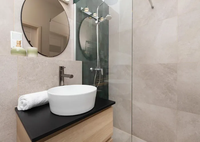 Starowiejska With Balcony Next To Arena Stadium By Renters شقة غدانسك